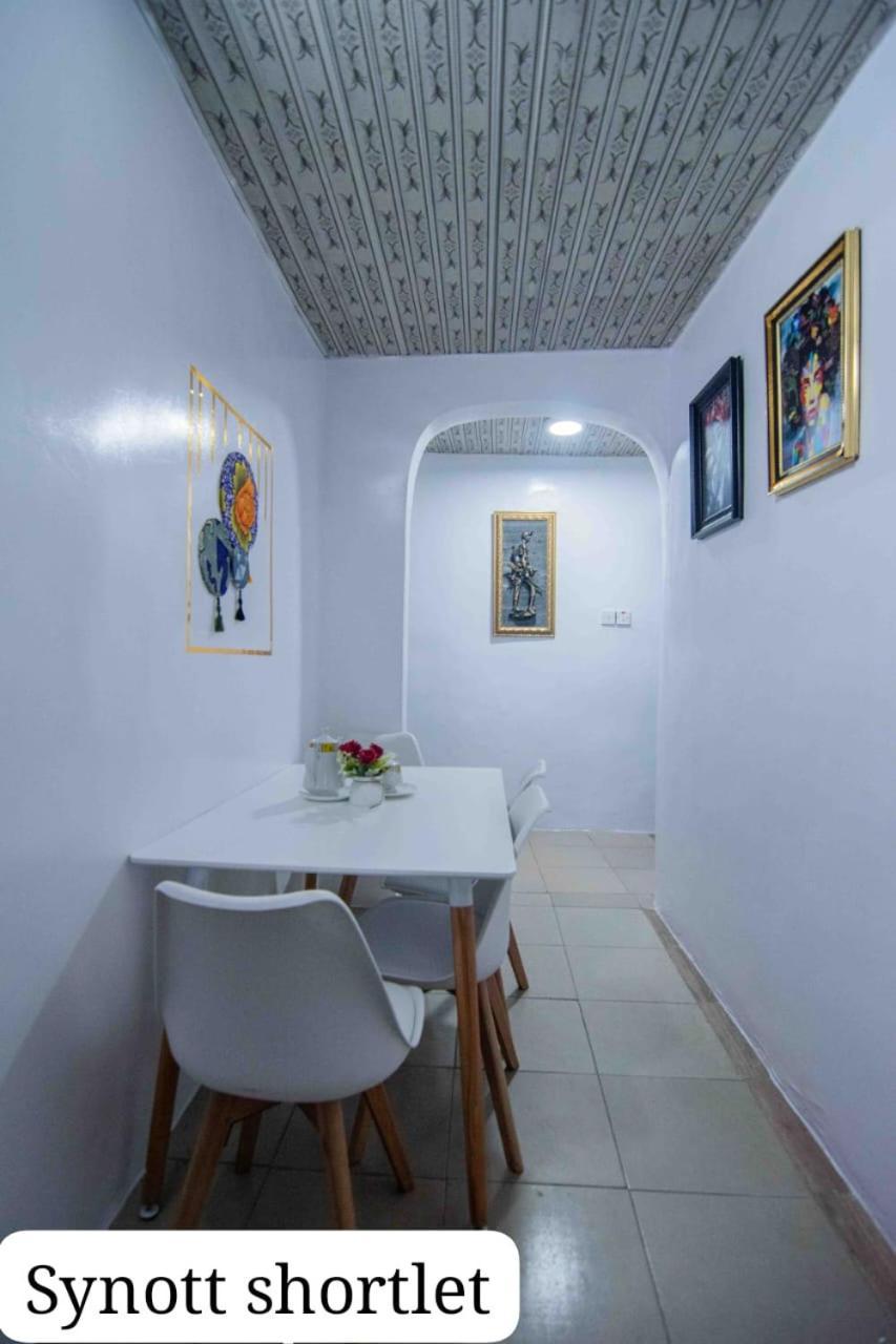 Synott Apartment Ikeja Kültér fotó